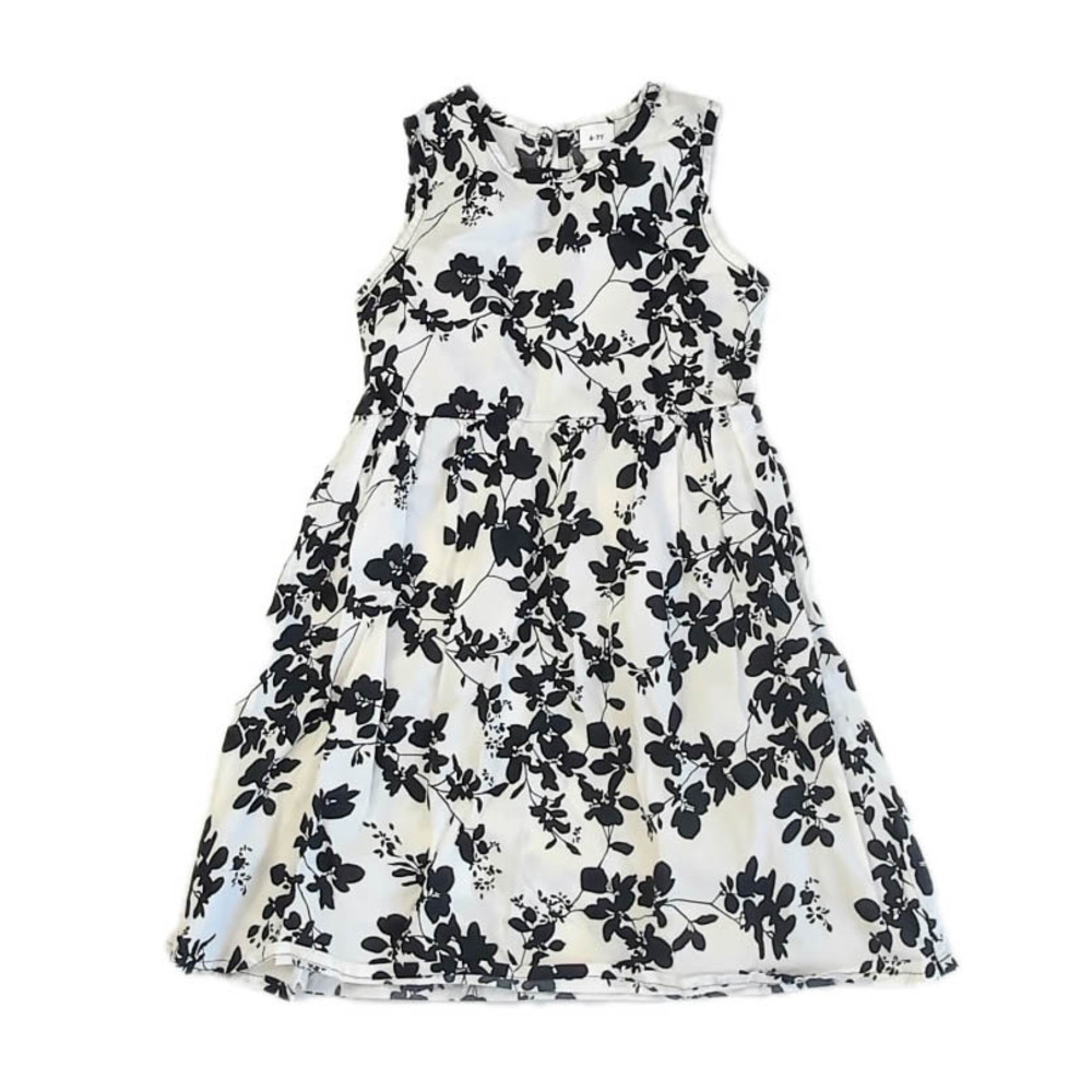 Unknown Brand Girls White | Black Floral Dress size: 6-7 Years